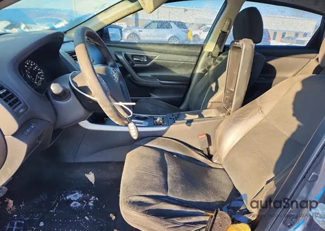 2015 Nissan Altima 2.5 из США, поврежденный, VIN 1N4AL3AP9FN917559